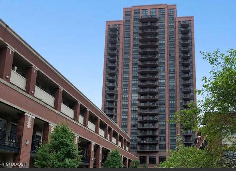 330 N Jefferson St #1806 — Photo 1