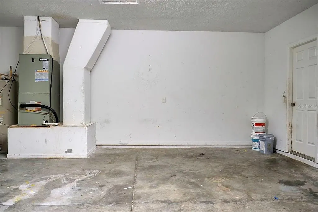 3 bed, 2.0 bath, 1609 sqft, $1,695 — Photo 2