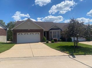 5514 Heatherbluff Ct, Saint Louis, MO 63128