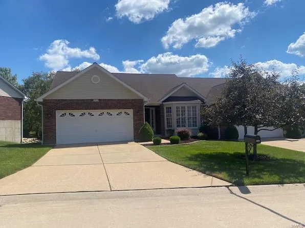 5514 Heatherbluff Ct, Saint Louis, MO 63128