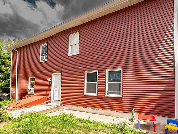 4th image of 90-92 Tolles Street