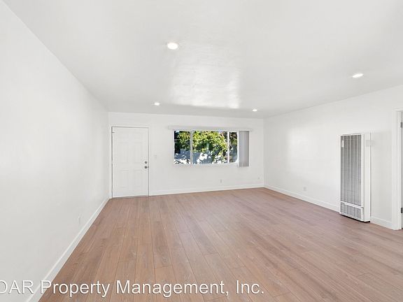 4th image of 455 Rose Ave APT 1