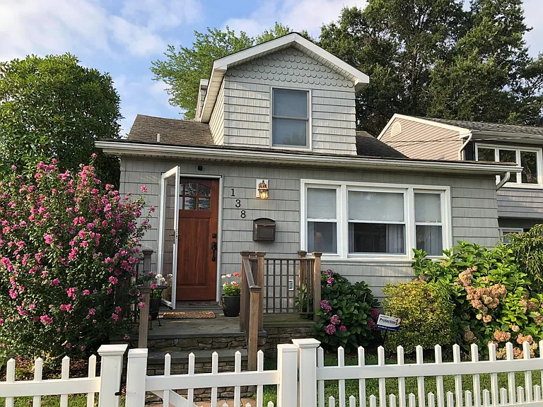 138 Cedar Ave — Photo 6