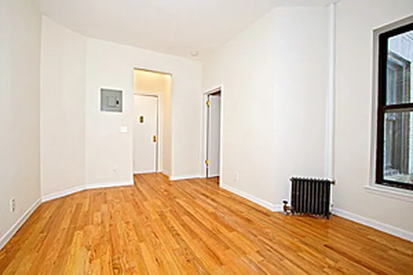 Rented by Manor Management | media 21