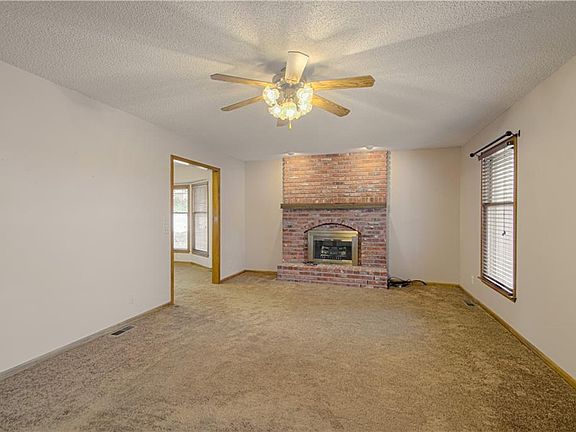 4th image of 1 Emmy Ln