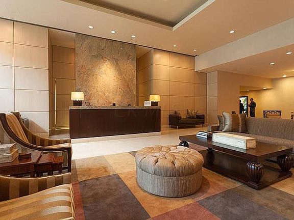 5th image of 1 Miranova Pl APT 810