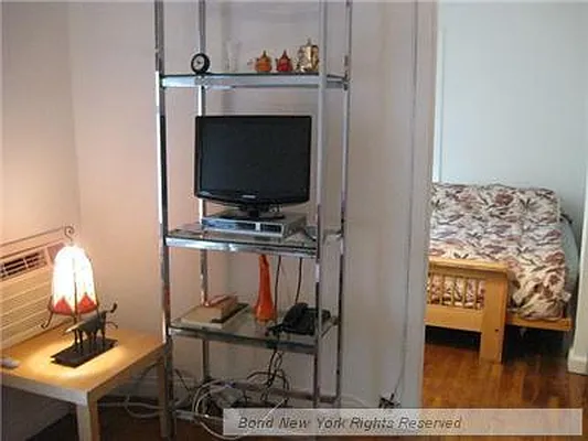 Rented by Bond New York | media 30