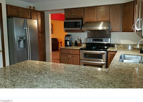 3rd image of 3078 Creekside Dr
