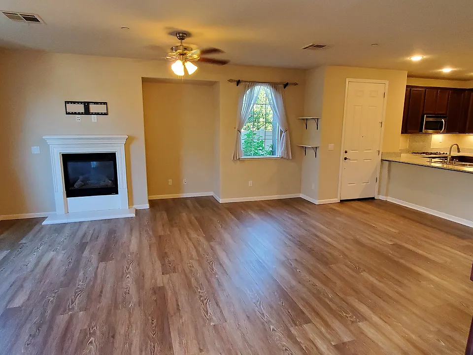 Gas fireplace