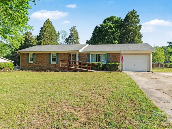 105 Stoneybrook Rd, Salisbury, NC 28147