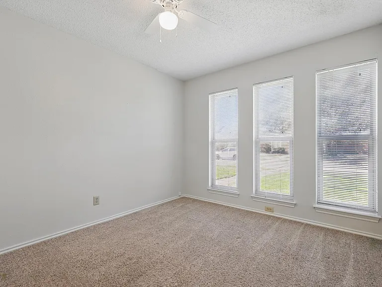 338 Edgewood Dr — Photo 18