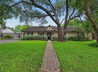 5616 Pine St, Houston, TX 77081