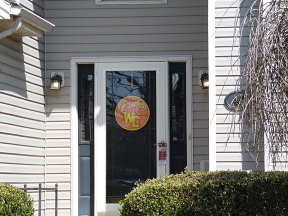2nd image of 404 Heddington Ct