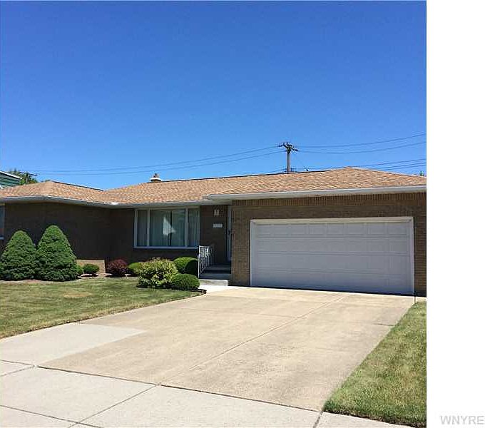 1st image of 7 Algiers Ln