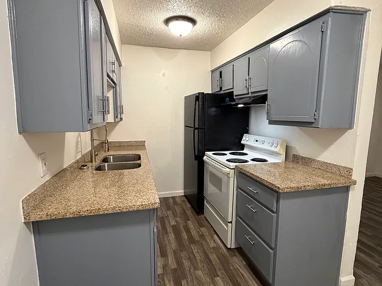 Mirador Apartments — Photo 11