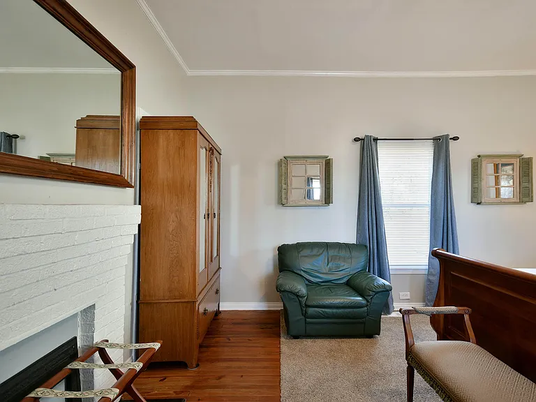 85 Allen St — Photo 16