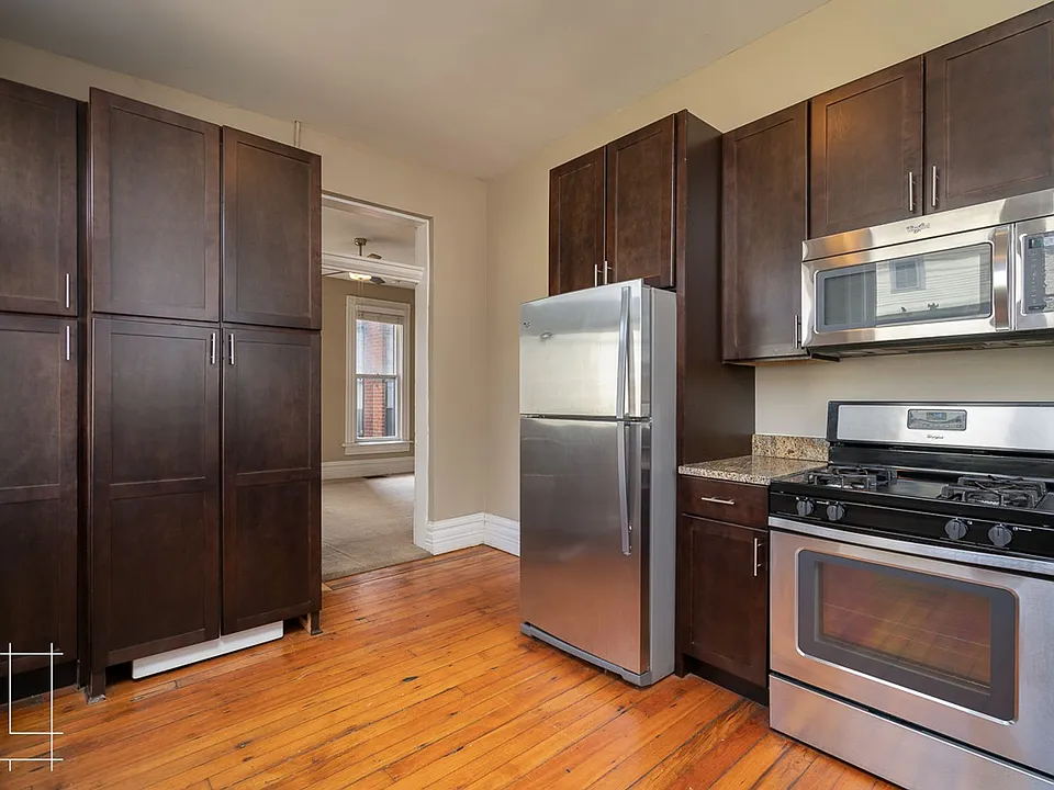216 W. Hubbard Ave
