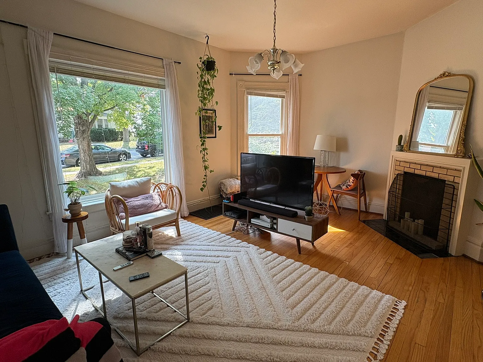 3 bed, 1817 sqft, $2,415 — Photo 3