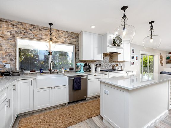 3rd image of 2797 Heatherwood Ct