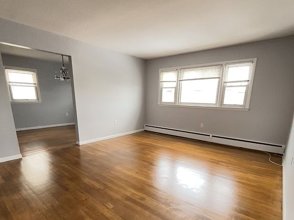3rd image of 840 Hobson St Floor 2