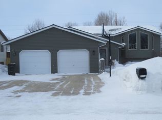 1717 8th Ave NE, Jamestown, ND 58401