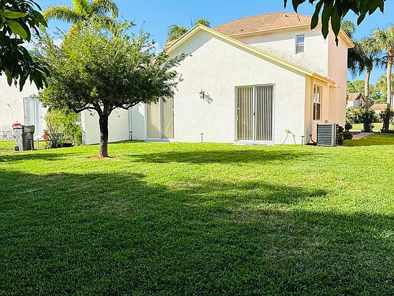 3rd image of 5780 Azalea Cir