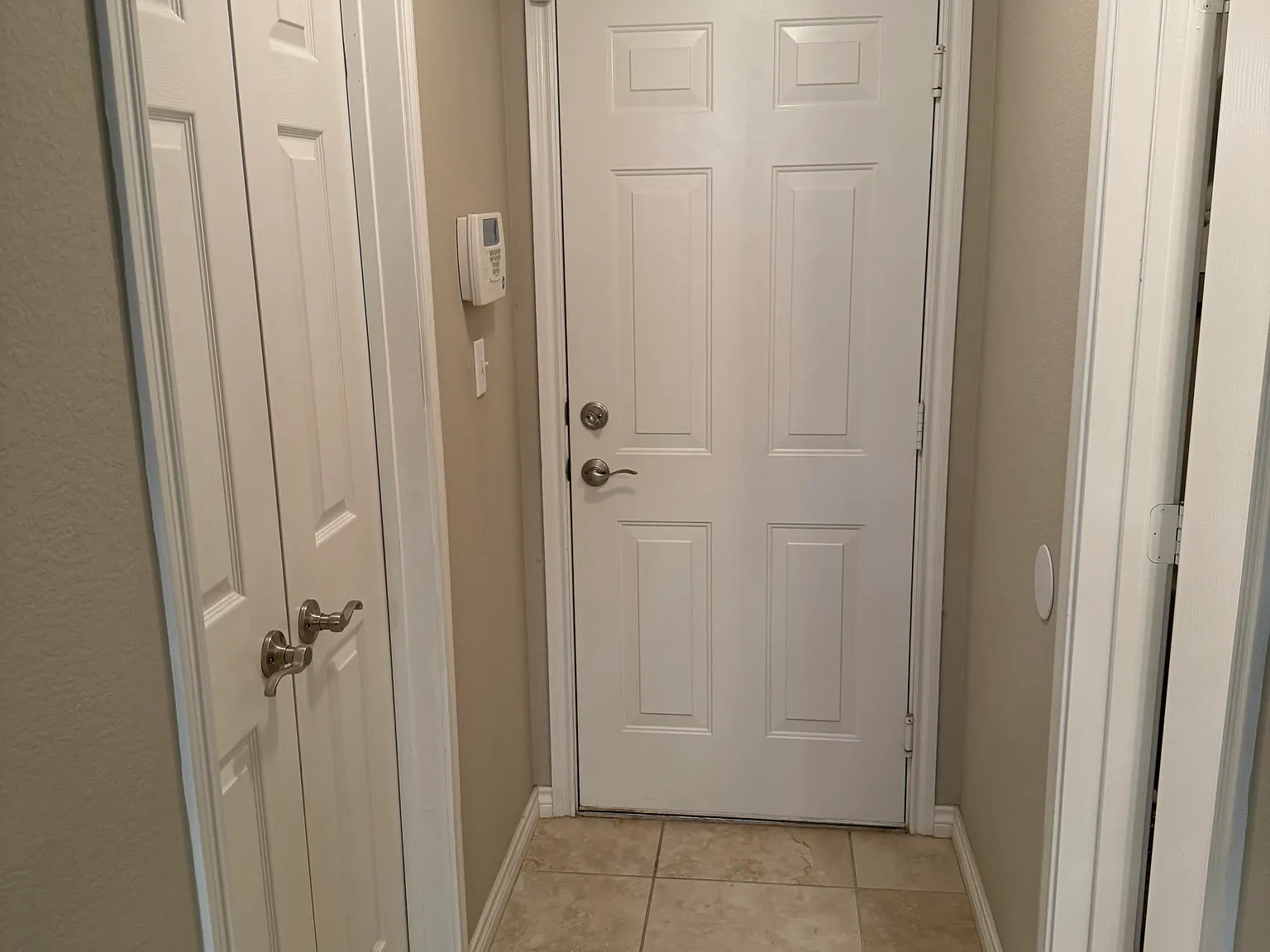 3 bed, 2.5 bath, 1602 sqft, $2,600 — Photo 3