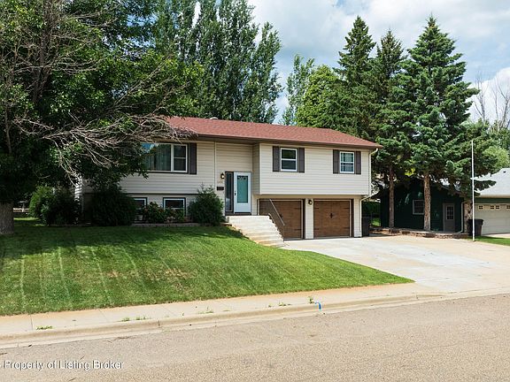 2nd image of 680 4th Ave SW