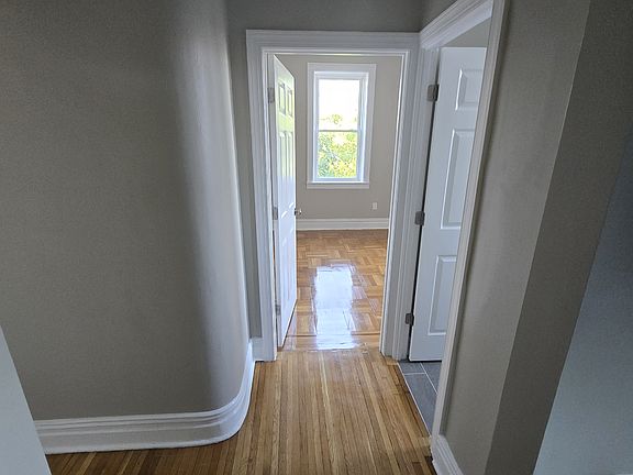 5th image of 103 Tonnelle Ave #J