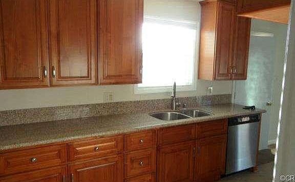 5th image of 1203 E Gladstone St