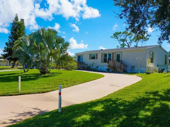 7030 SE Ridgeway Ter, Hobe Sound, FL 33455