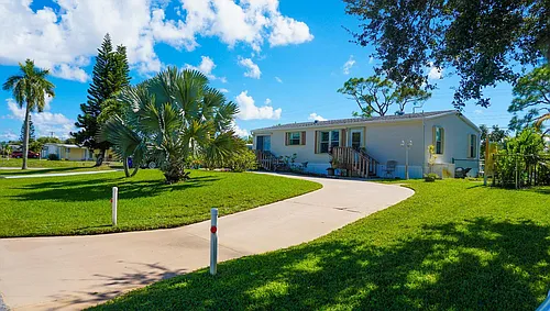 7030 SE Ridgeway Ter Photo 1
