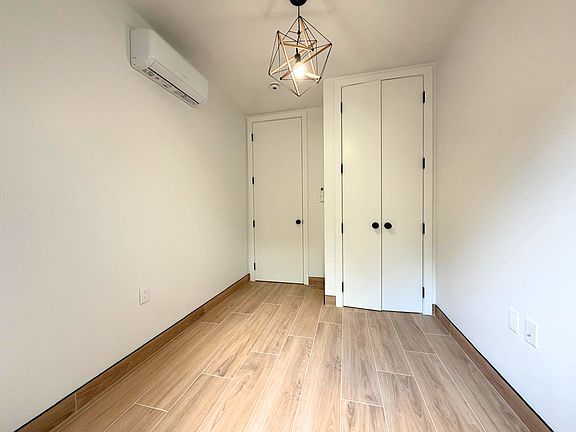 3rd image of 267 Clifton Pl #B1