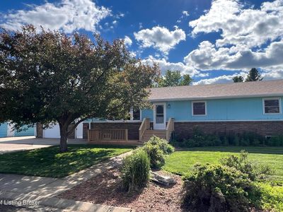 305 5th St NW, South Heart, ND, 58655