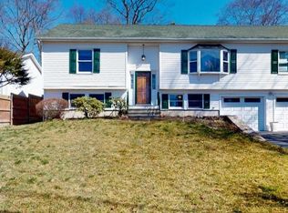 11 Lindenwoods Rd, Norwalk, CT 06851