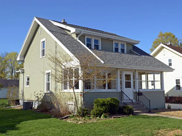 334 E Dodge St, Jefferson, WI 53549