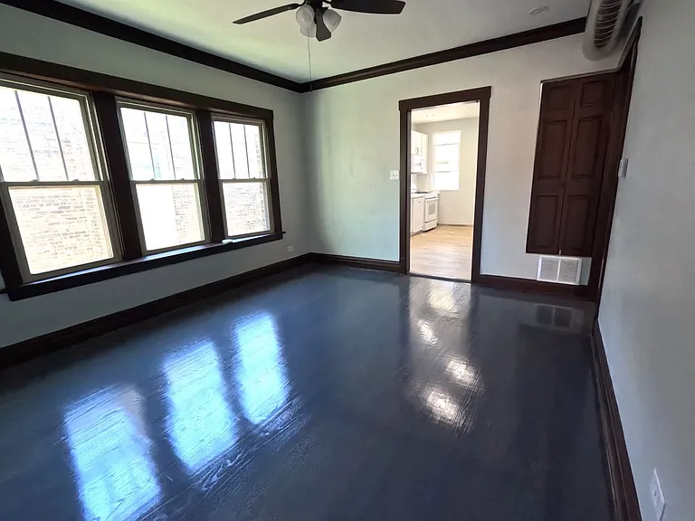 627 Elgin Ave — Photo 12