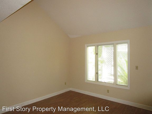 4th image of 833 Circle Dr