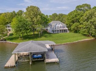 104 Needlepoint Ct, Huddleston, VA 24104