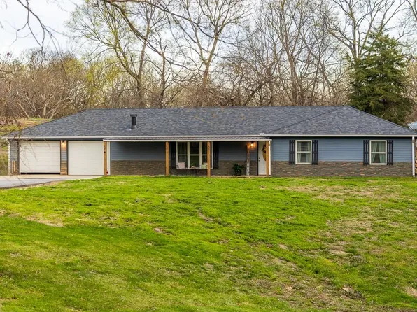 45230 E 201st St, Richmond, MO 64085