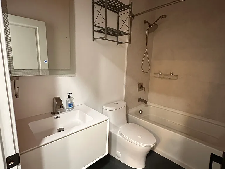 1812 N Sawyer Ave #1R — Photo 5