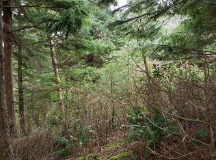 5450 6th St NW #10-17, Tillamook, OR 97141