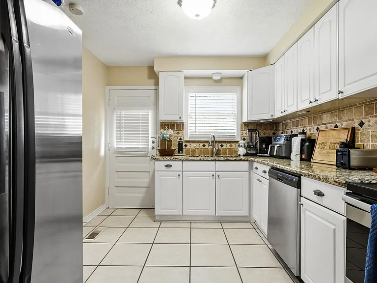 3500 Corto Ave — Photo 13