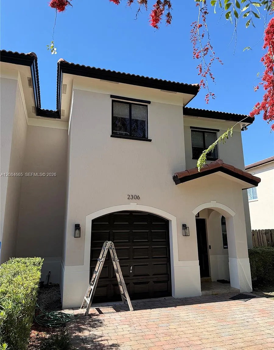 Monterez Villas Condo — Photo 3