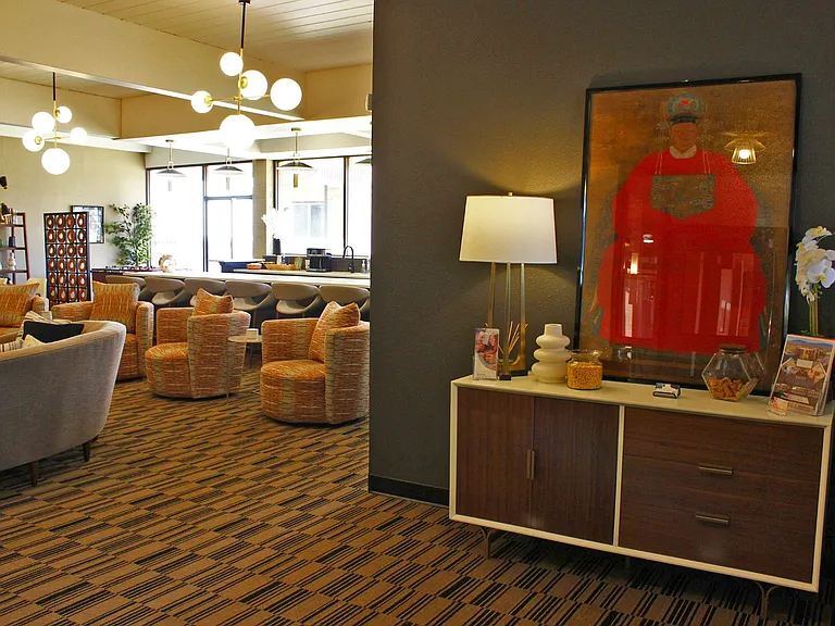 Los Altos Towers — Photo 34