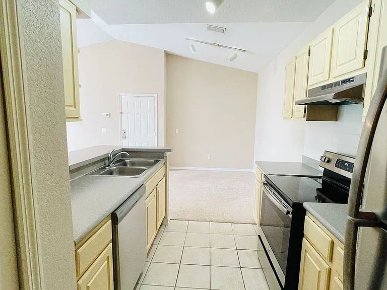 2718 Maitland Crossing Way #303 — Photo 11