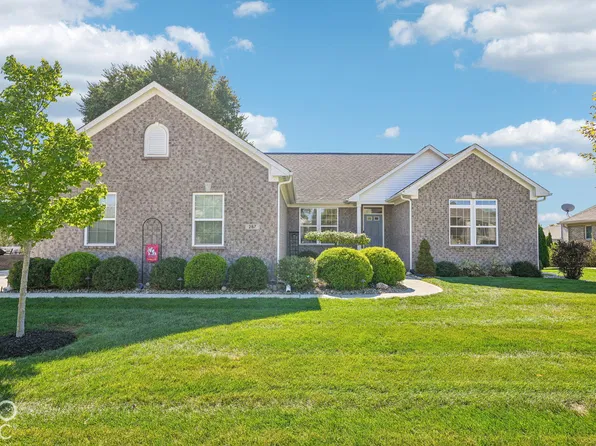 287 S Woodridge Dr, Pittsboro, IN 46167