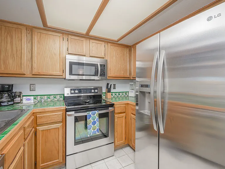 1800 Clubhouse Dr #D-30 — Photo 11