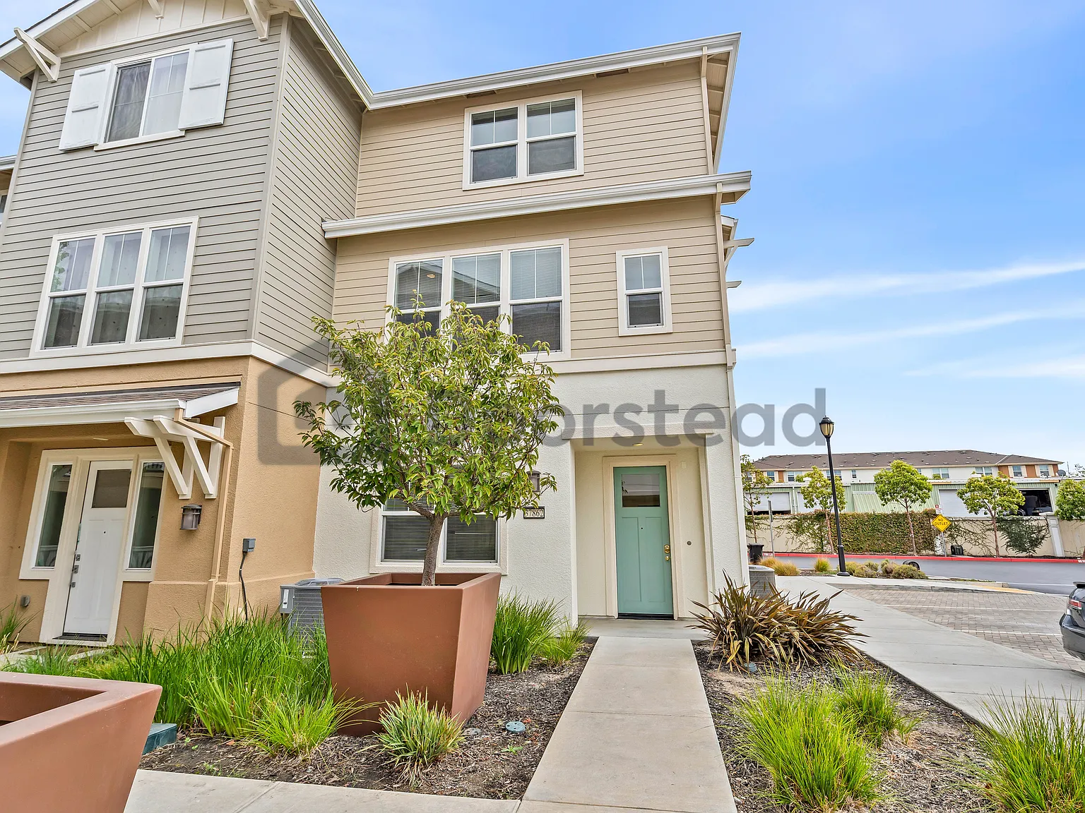 4 bed, 3.5 bath, 2026 sqft, $4,750 — Photo 3