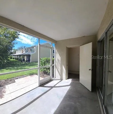 12415 Berkeley Square Dr — Photo 28